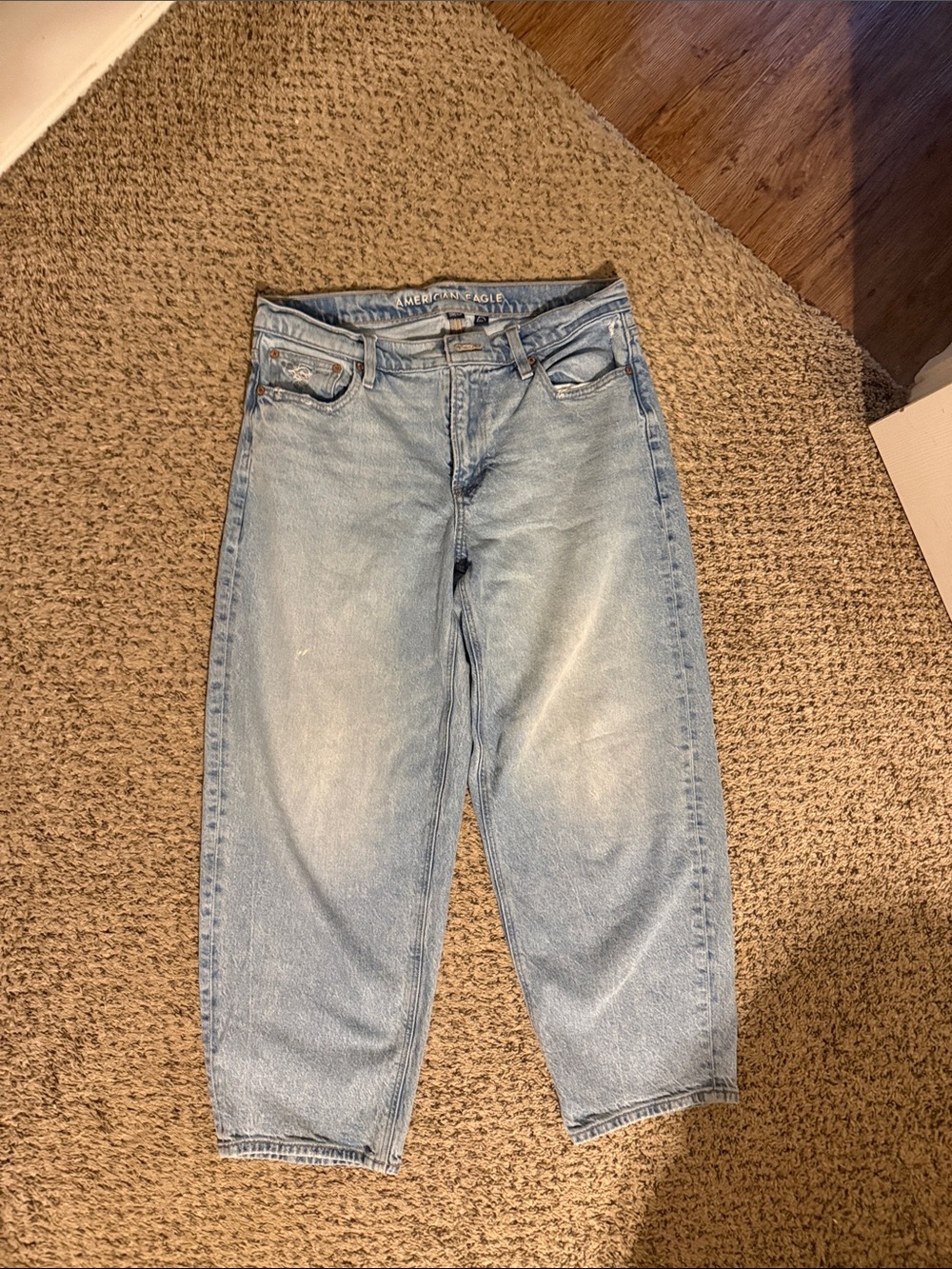 American Eagle Outfitters Light Wash Men’s Relaxed Jeans